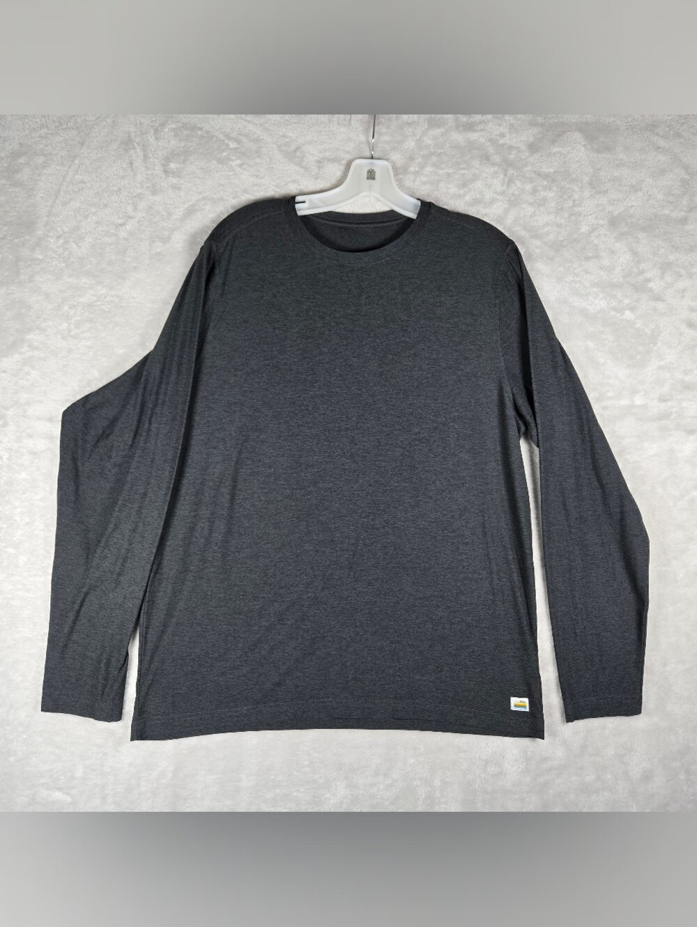 Vuori Strato Tech Tee LS Mens Size Large Dreamknit Gray Lightweight Performance